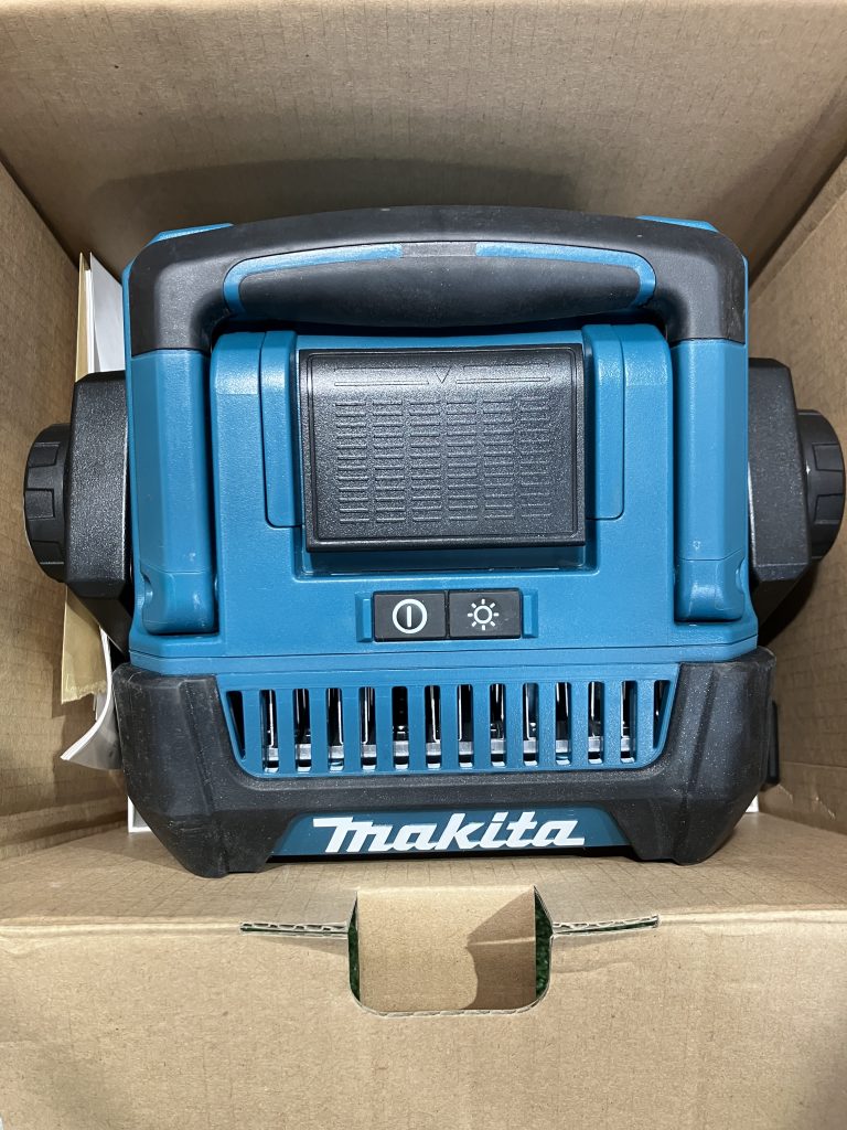 買取実績】makita(マキタ) 14.4/18v充電式スタンドライト ML811(未使用 買取実績】makita(マキタ) 14.4/18v充電式スタンドライト ML811(未使用