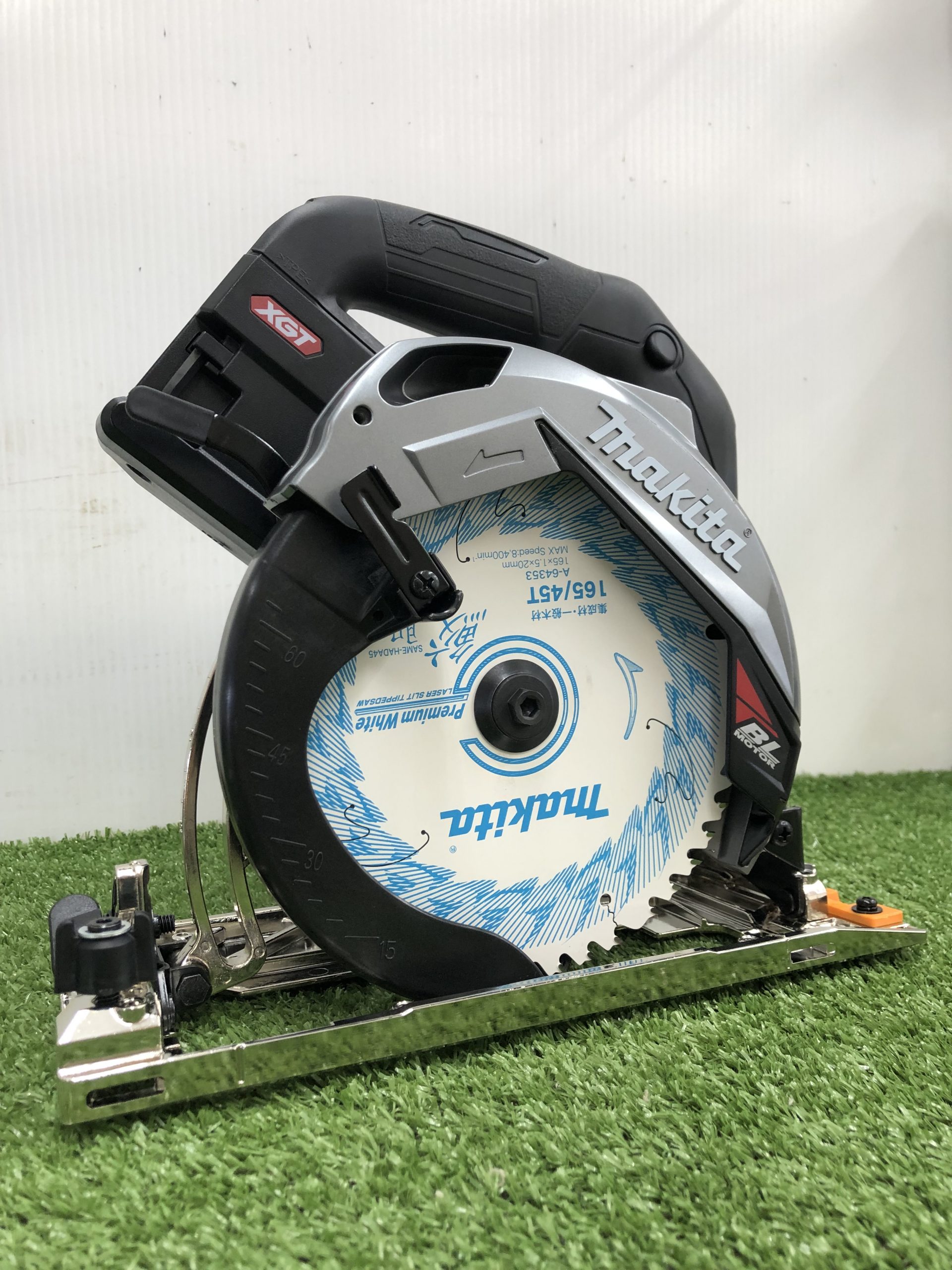 マキタ 165㎜40v充電式マルノコ 黒(本体のみ) HS001GZBをお買取いたし