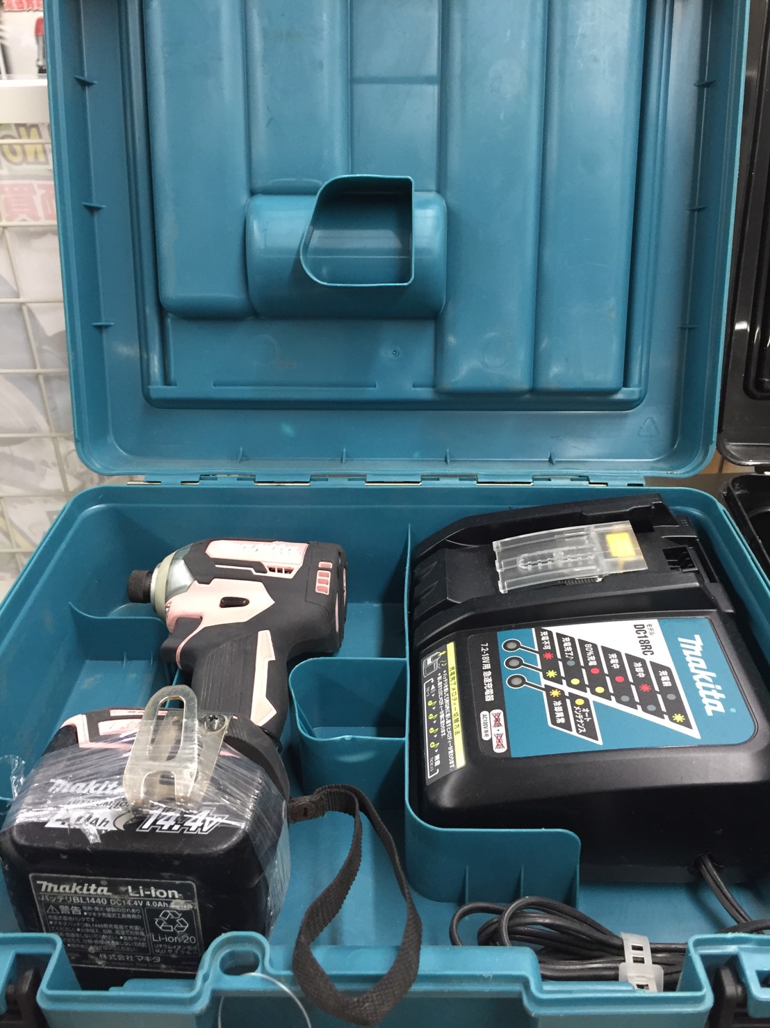 makita　マキタ　インパクトドライバ　TD160　BL1440　DC18RC