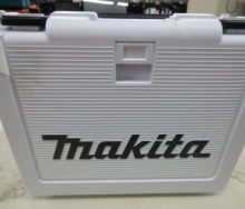 makita　マキタ　14.4V　充電式インパクトドライバ　TD138DR