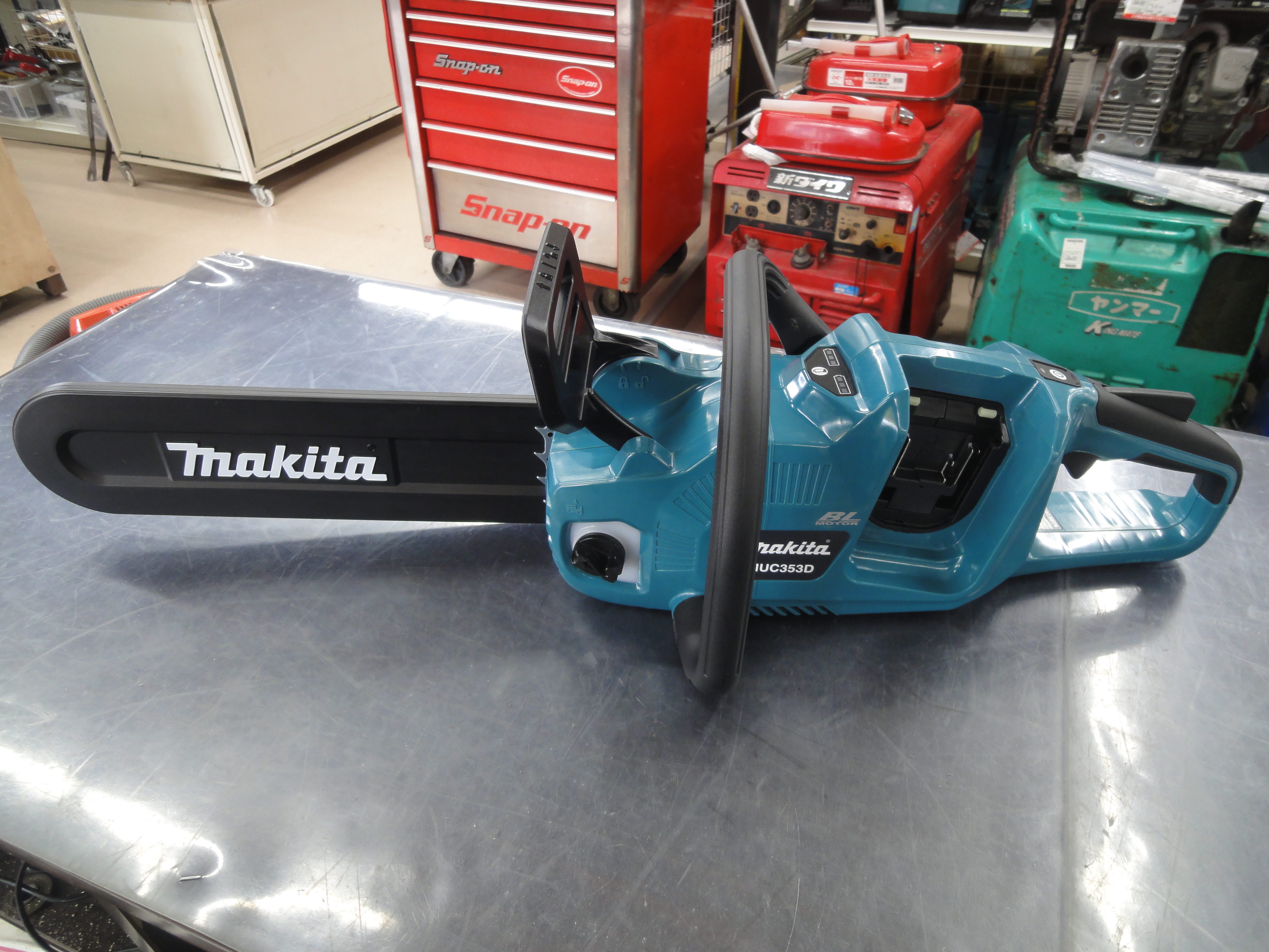 makita　マキタ　350mm　充電式チェーンソー　MUC353DZ