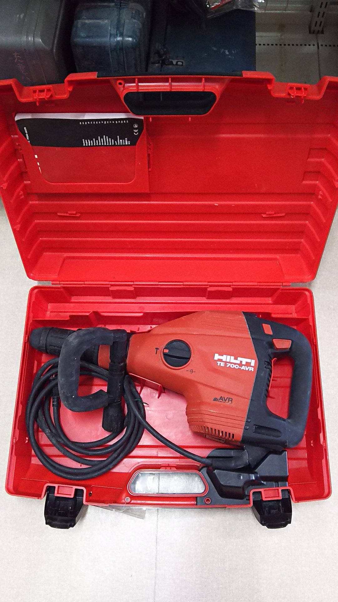 西春店】HILTI コンクリートブレーカー TE700-AVR 買い取りました！  愛知・清州市・西春・江南市・一宮市・扶桑町・小牧市・春日井市・犬山市・岩倉市・稲沢市・あま市・岐阜市・大垣市・各務ヶ原市・岐南町・名古屋市・岐阜・三重で 電動工具の買取りは リサイクル ...