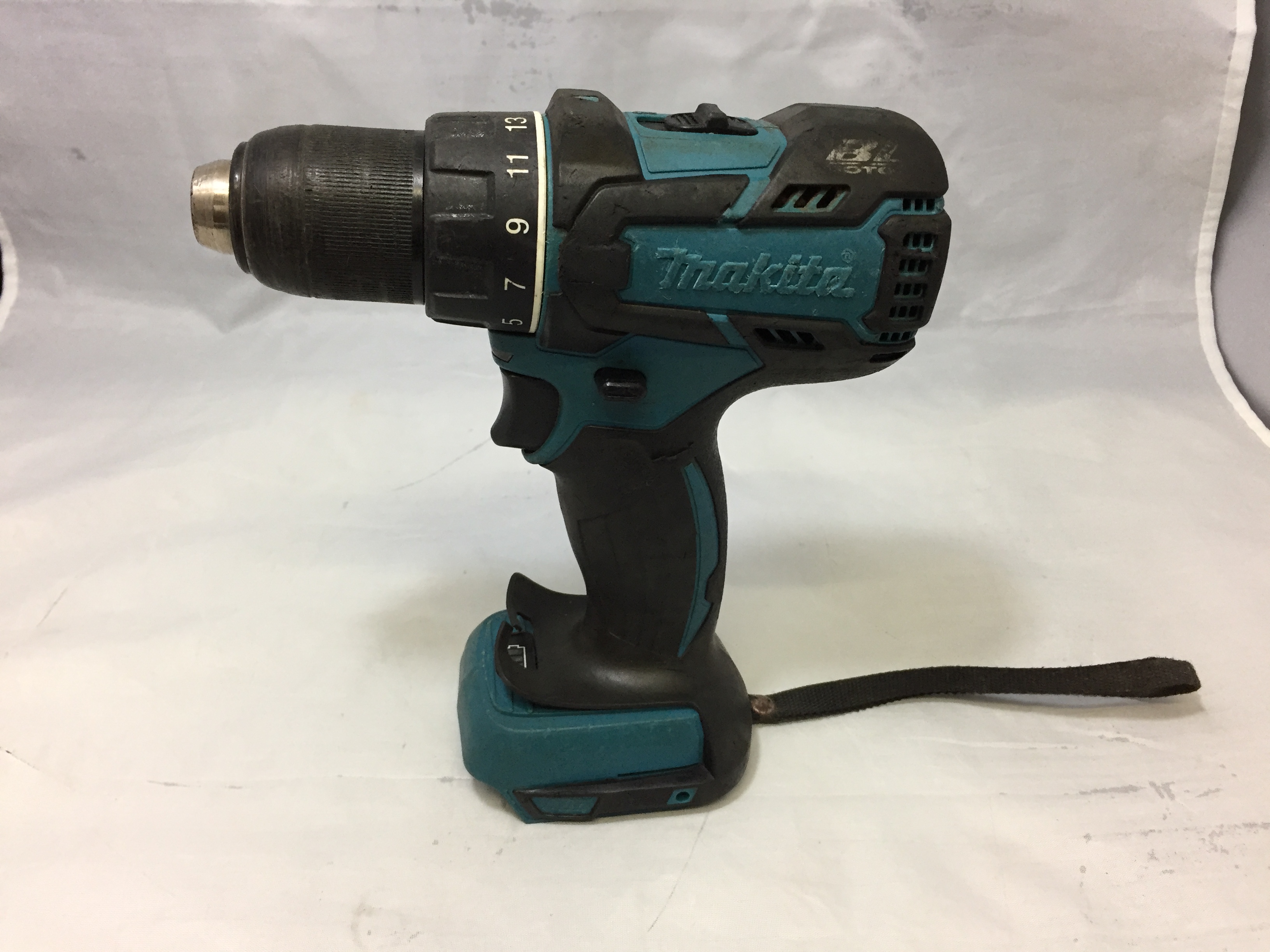 makita　18V　充電式ドライバドリル　DF480DZ