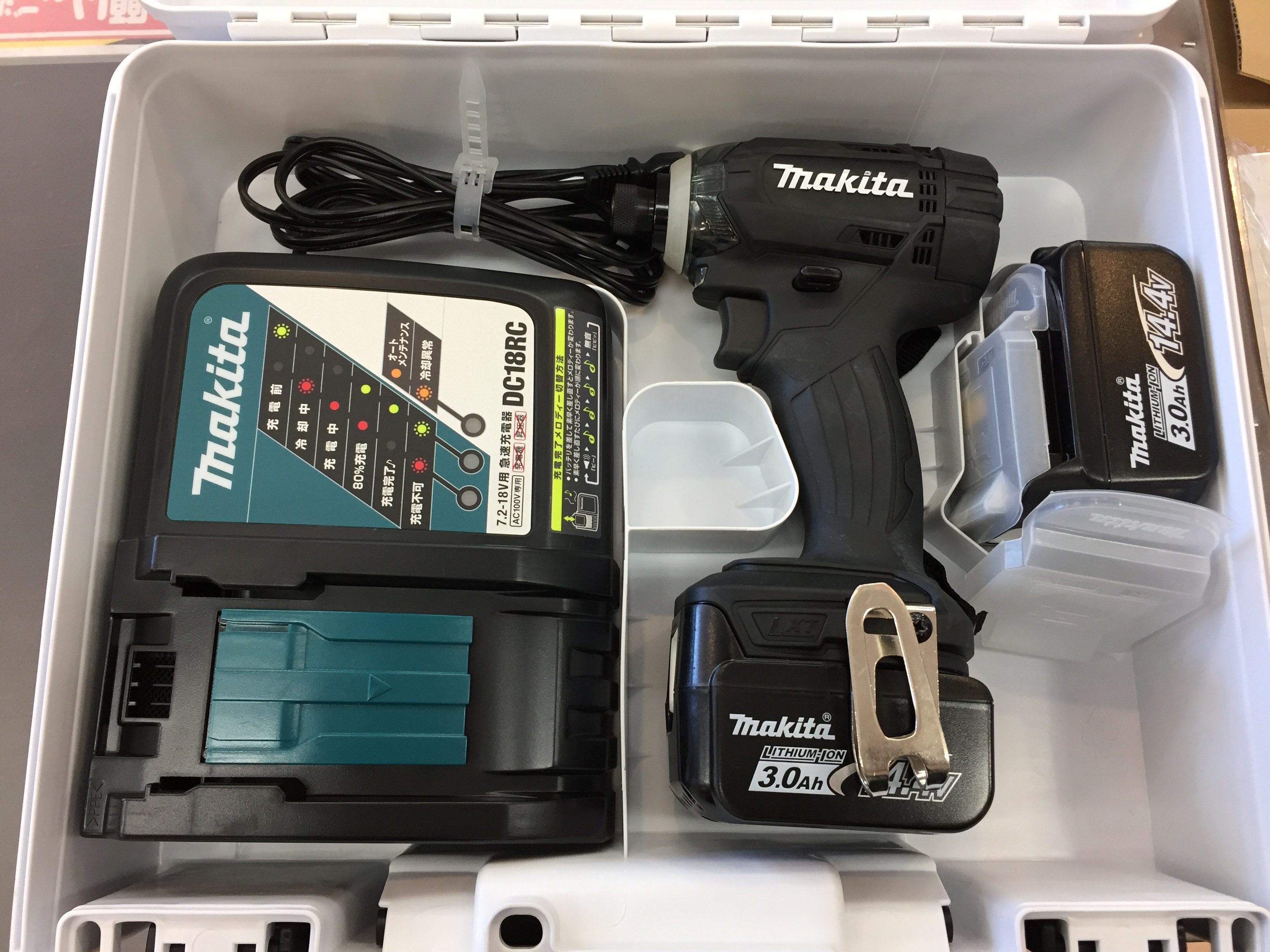 makita　インパクトドライバ