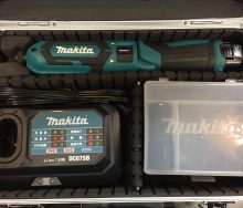 makita　充電式ペンインパクトドライバ　TD022PSHX