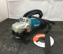 makita　マキタ　100mmディスクグラインダ　ディスクグラインダ　9553B　美品　電動工具　愛知県　蟹江　工具買取王国　買取王国　工具　買取　高価買取