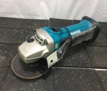 makita　マキタ　電動工具　14.4V　14.4V100ｍｍ充電式ディスクグラインダ　ディスクグラインダ　GA400DZ　愛知県　蟹江　工具買取王国　買取王国　工具　買取　高価買取