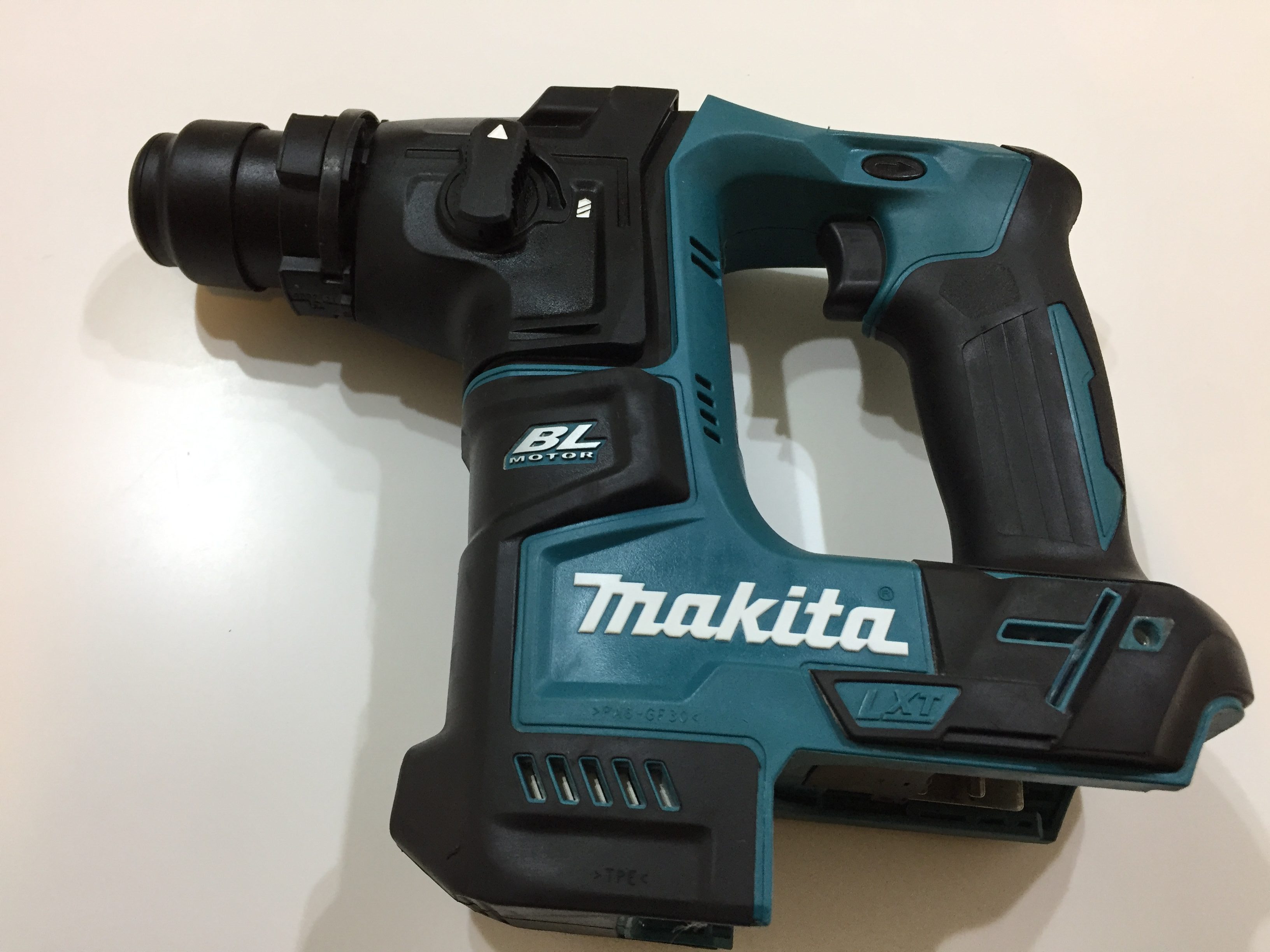 ｍａｋｉｔａ　充電式ハンマードリル　ＨＲ171ＤＺＫ