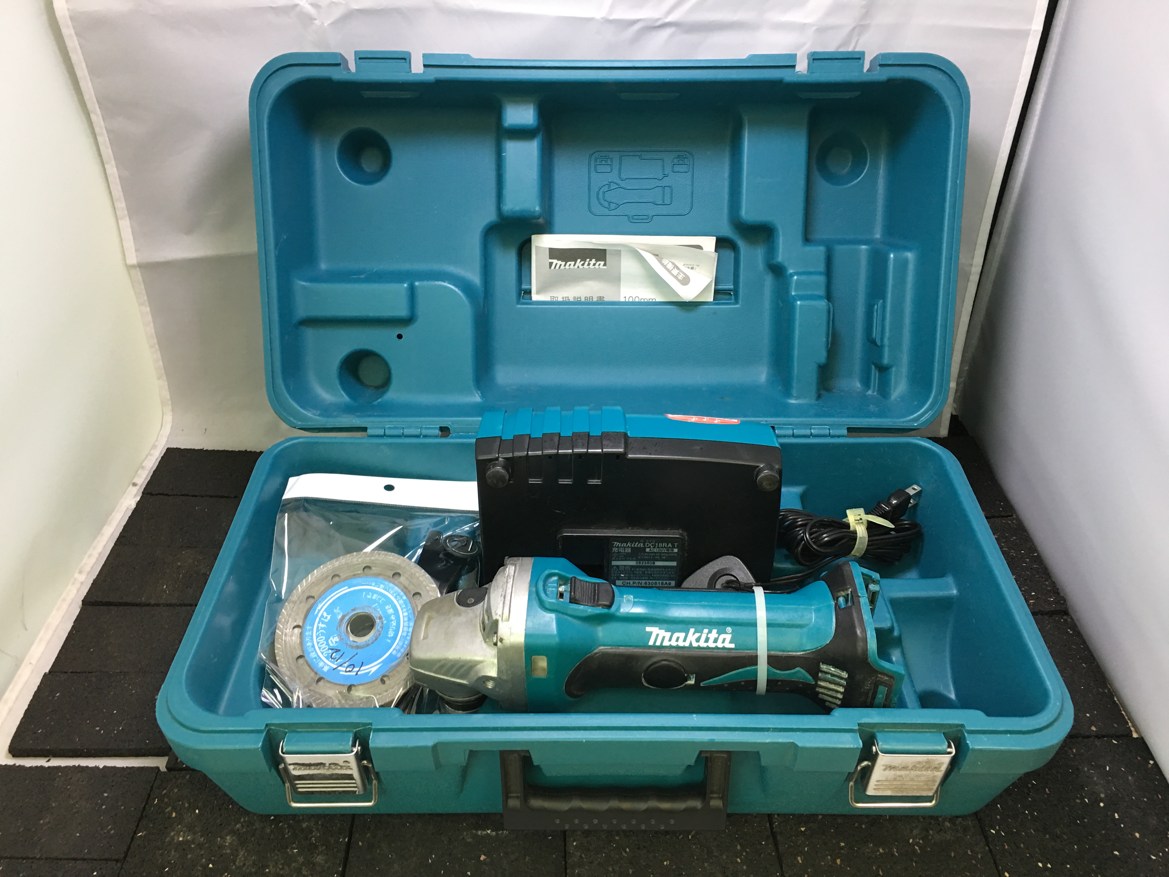 makita　マキタ　14.4V充電式ディスクグラインダ　GA400D　ディスクグラインダ　電動工具　愛知県　蟹江　工具買取王国　買取王国　工具　買取　高価買取