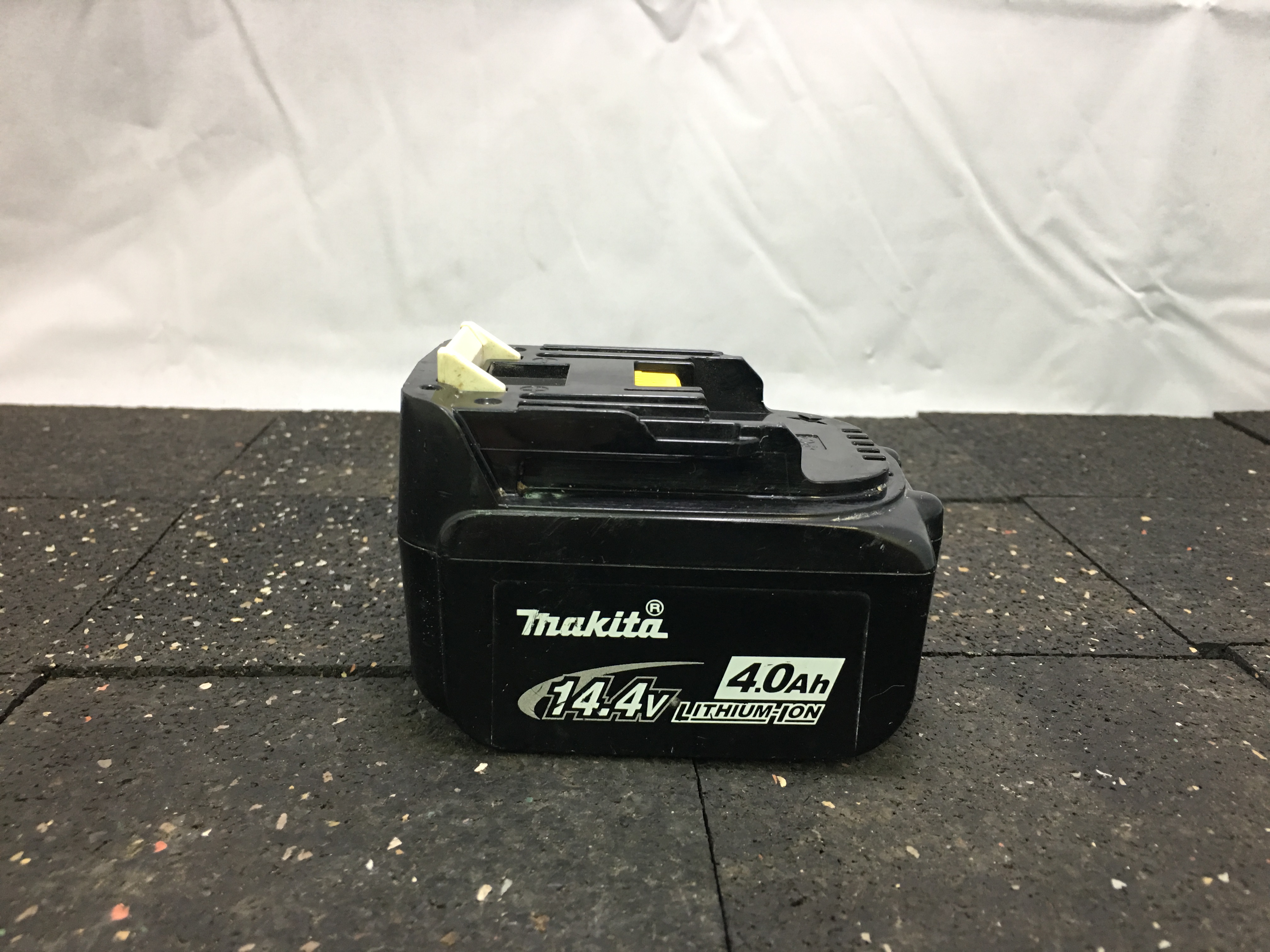 高価買取　工具買取王国蟹江店　愛知県　海部郡蟹江町　makita 14.4V 4.0Ahリチウムイオン充電池