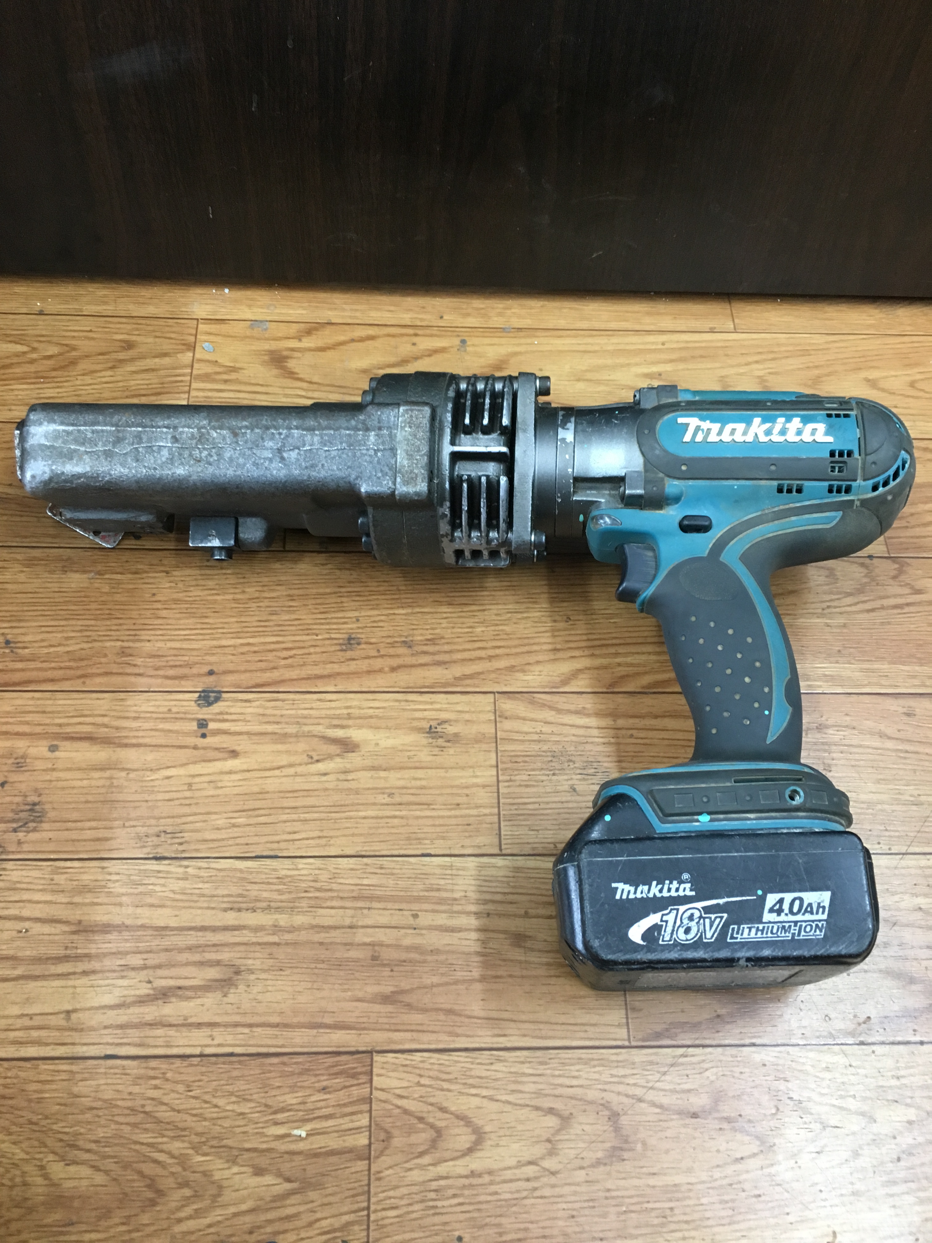 工具買取王国四條畷店】makita 充電式鉄筋カッター SC162D 買取いたし