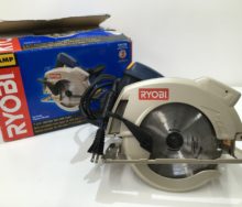 RYOBI 7 1/4インチレーザー付丸ノコ　CSB133L