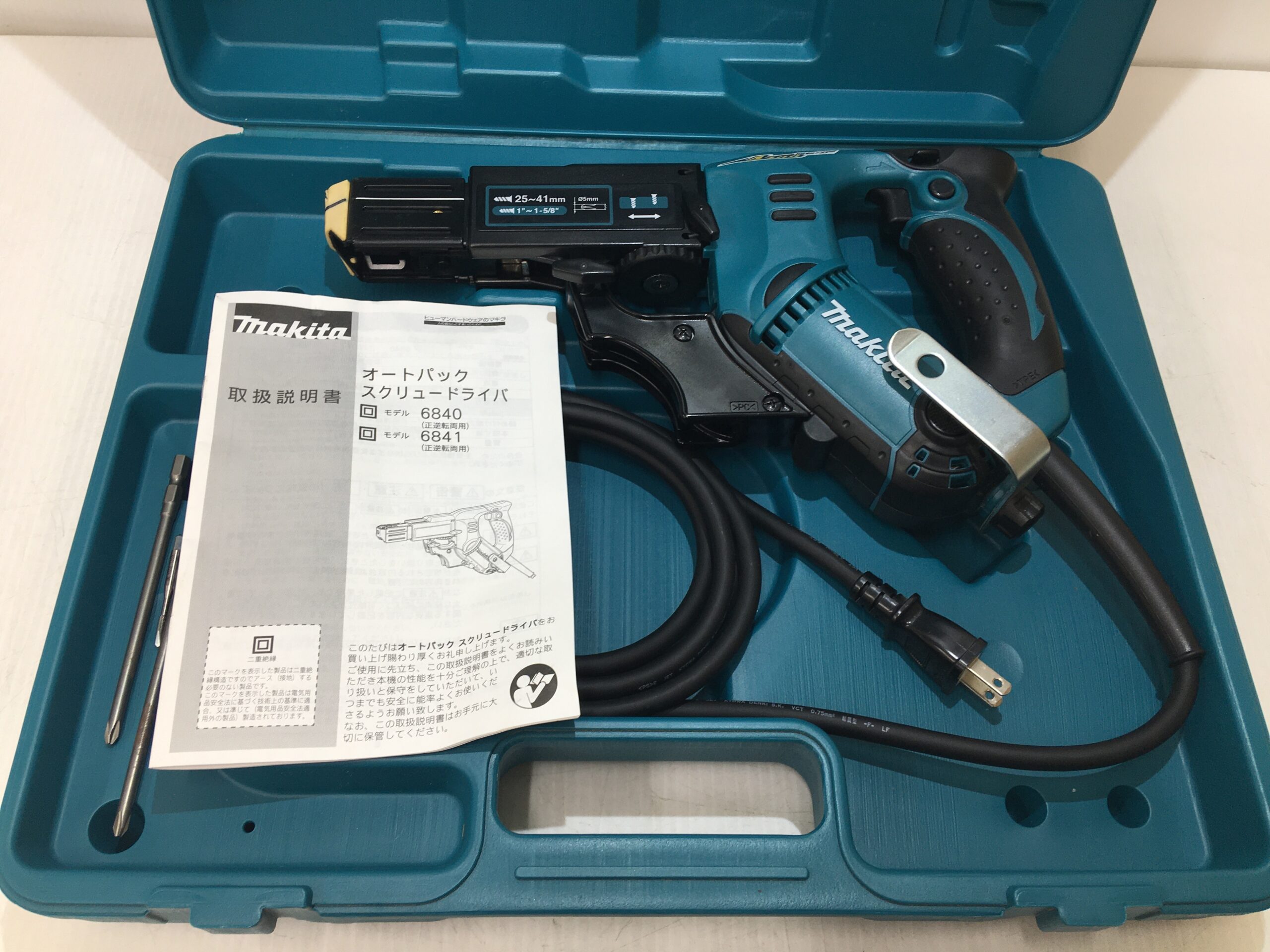 であり Makita オートパックスクリュードライバー ケース付 6841の通販