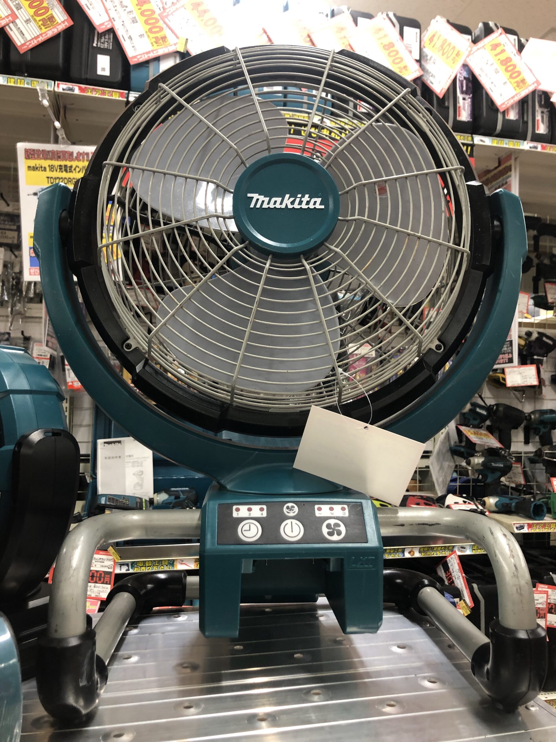 工具買取王国西春店】 makita マキタ 充電式産業扇 CF300DZ